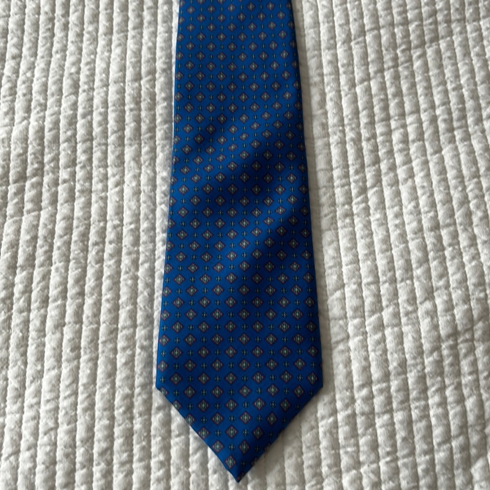 Van Heusen 417 100% Italian Silk Tie